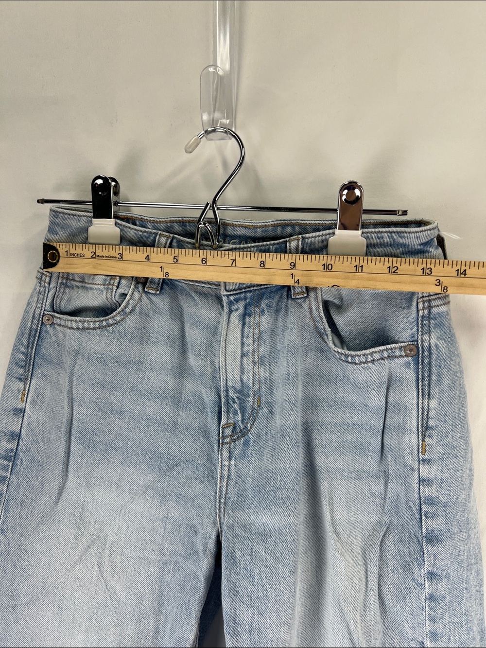 American Eagle - Women’s Jeans - Size 4 - Mom Jean - Light blue - Picture 5 of 11